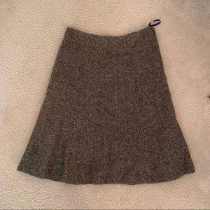 Gap skirt